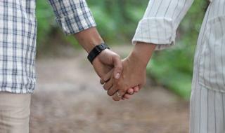 حلمت ان زوجي يجامعني ونحن منفصلين في المنام