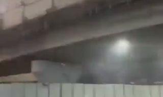 #فيديو_متداول | قوة الرياح المصاحبة للأمطار بجوار الحرم. #مكه_الان