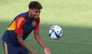 نجم برشلونة الواعد لامين يامال يكشف سعادته بالانضمام لمنتخب إسبانيا