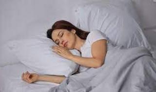 تعرفي على آثار السهر على صحة الحامل والجنين