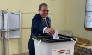 وزير القوى العاملة السابق يدلى بصوته فى الانتخابات الرئاسية