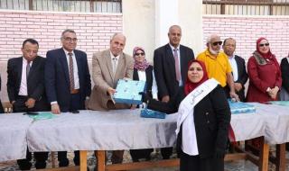 احتفالية كبرى وندوة في اليوم العالمي للغة العربية بتعليم الوادي الجديدالأربعاء 20/ديسمبر/2023 - 01:35 ص
نظمت مديرية التربية والتعليم بمحافظة الوادي الجديد، اليوم الثلاثاء، احتفالية بمناسبة «اليوم العالمي للغة العربية»، الذي يوافق 18 ديسمبر، وذلك بمدرسة ٦ أكتوبر الإعدادية بمدينة الخارجة،