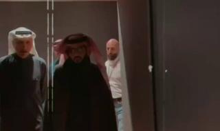 #فيديو | رئيس #هيئة_الترفيه #تركي_آل_الشيخ يفاجئ #فنان_العرب ويُقبل رأسه خلال بروفات حفلتي اليوبيل الماسي.. ويعلق: «حبي للغالي فنان العرب #محمد_عبده حب مختلف.. أسمعه ويسمعه كل السعوديين وكل عشاقه بقلوبهم ليس بأسماعهم». #٦٠عام_محمد_عبده