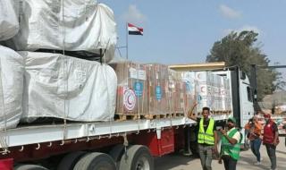 عبور 106 شاحنات مساعدات ميناء رفح البري للفلسطينيين في غزة