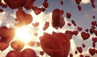 8 هدايا جميلة لـ عيد الحب على قد الإيد مش هتكلفك كتير في Valentine’s Day 2024