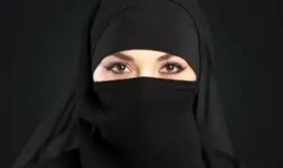 تفسير حلم فتاة محجبة تخرج بدون حجاب في المنام