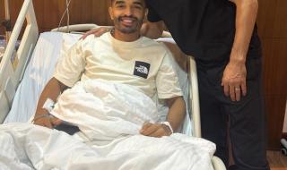 الصورة الأولى لـ يوسف أوباما بعد إجرائه جراحة في الفكالإثنين 01/أبريل/2024 - 11:19 م
خضع يوسف إبراهيم أوباما لاعب الفريق الأول لكرة القدم بنادي الزمالك لعملية جراحية صباح اليوم الاثنين، بعدما تعرض لإصابة قوية بكسر في الفك خلال مباراة مودرن فيوتشر التي أقيمت مساء الأمس في ذ