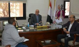 ضمن فعاليات اللقاء الجماهيري 102 مواطن يعرضون مطالبهم وشكواهم بسوهاجالثلاثاء 02/أبريل/2024 - 10:00 م
التقى أحمد سامي القاضي نائب محافظ سوهاج، واللواء علاء عبد الجابر سكرتير عام المحافظة، عدد 102 مواطن من مختلف مراكز المحافظة، لبحث مطالبهم وحل شكواهم