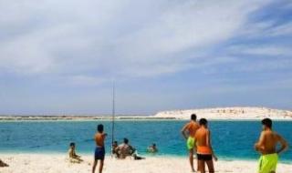شاهد روعة شواطئ وبحر مطروح والمناظر الخلابة قبل زحام المصيف.. صور