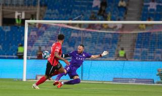 النصر يهرب من فخ الخسارة ويتعادل بصعوبة أمام الرياض بالدوري السعوديالخميس 23/مايو/2024 - 11:21 م
نجح فريق النصر السعودي في الخروج من فخ الهزيمة أمام الرياض بهدفين مقابل لكل