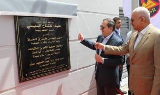 وزير البترول يفتتح محطتين جديدتين لتموين السيارات بالغاز فى السويس.. صور
