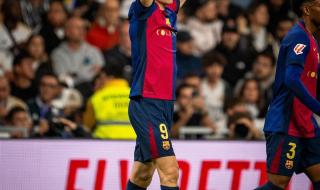 برشلونة يضرب ريال مدريد برباعية ويواصل تصدره للدوري الإسباني (صور)السبت 26/أكتوبر/2024 - 11:53 م
فاز فريق برشلونة على غريمه التقليدي ريال مدريد بنتيجة 4-0 في المباراة التي جمعتهما على ملعب سانتياجو برنابيو معقل الميرنجي، في الجولة الـ11 من الدوري الإسباني - الليجا.