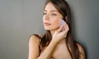 خطوات بسيطة هتخلصك من لمعان البشرة الزائد