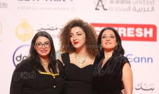 أبطال "دخل الربيع يضحك" ونجوم الفن على السجادة الحمراء بمهرجان القاهرة (صور)الإثنين 18/نوفمبر/2024 - 09:51 م
توافد منذ قليل أبطال وصناع فيلم “دخل الربيع يضحك” على السجادة الحمراء، التي تسبق عرض الفيلم، وذلك ضمن فعاليات مهرجان القاهرة السينمائي في دورته الـ 45. وحرص الأبطال على التقاط الصور التذكارية على السجادة الحمراء، كما حرص عدد من النجوم على التواجد أبرزهم محمود حجازي وسارة نخلة.