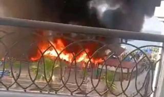 للمرة الثانية خلال أيام، اندلاع حريق هائل في نادي المعلمين بالإسكندرية (صور)الإثنين 02/ديسمبر/2024 - 04:05 م
نشوب حريق هائل في قاعة للأفراح بنادي المعلمين بالإسكندرية للمرة الثانية وقوات الحماية المدنية والحريق تتدخل