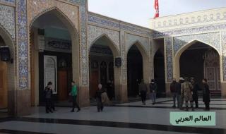 عقب سقوط حكم بشار الأسد، تخلصت منطقة «السيدة زينب» جنوب دمشق من صبغة إيرانية هيمنت عليها لسنوات، وخلال يومين فقط، اختفت صور الخميني وخامنئي ونصر الله، وعبر سكان المنطقة ل«الشرق الأوسط» عن فرحتهم بعودة منطقتهم إليهم