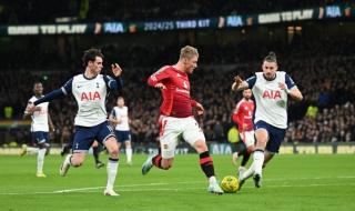 الفرق المتأهلة لنصف نهائي كأس كاراباوالجمعة 20/ديسمبر/2024 - 12:22 ص
وتأهل الرباعي أرسنال وليفربول ونيوكاسل يونايتد وتوتنهام إلى دور نصف النهائي لبطولة كأس الرابطة المحترفة.