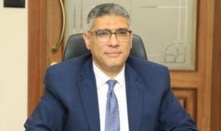 محافظ
      الجيزة:
      زراعة
      4
      آلاف
      شجرة
      ودهان
      3
      آلاف
      عقار
      استعدادا
      لافتتاح
      المتحف
      الكبير