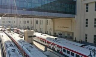 مواعيد
      قطارات
      القاهرة
      أسوان
      والإسكندرية
      أسوان
      والعكس
      اليوم
      الأحد