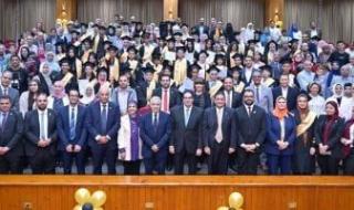 رئيس
      جامعة
      القاهرة
      يشهد
      احتفالية
      نادى
      أعضاء
      هيئة
      التدريس
      لتكريم
      أبناء
      الأعضاء
