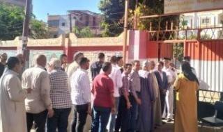 حشود
      هائلة
      من
      الناخبين
      للإدلاء
      بأصواتهم
      بلجان
      مدرسة
      جمال
      عبد
      الناصر
      فى
      الدقى