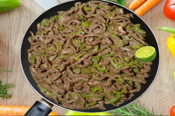 طريقة عمل الكبدة الإسكندراني، أضمن وأوفر من الجاهزةالأحد 12/فبراير/2023 - 06:50 م
الكبدة الاسكندراني من مشتقات اللحوم الشعبية اللذيذة والشهيرة التى لها مذاق مميز ولا يقاوم يعشقه الكبار والصغار.