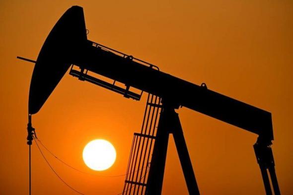 النفط ينخفض 3% بفعل مخاطر التضخم