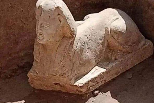 تمثال أبو الهول بمعبد دندرة (صور)الإثنين 06/مارس/2023 - 09:59 م
استعرضت الصفحة الرسمية لمحافظة الجيزة علي صفحتها بالفيس بوك صور تحوي علي  اكتشاف تمثال لأبو الهول