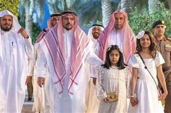 أمير القصيم يحضر مأدبة إفطار برفقة الأطفال اليتامى