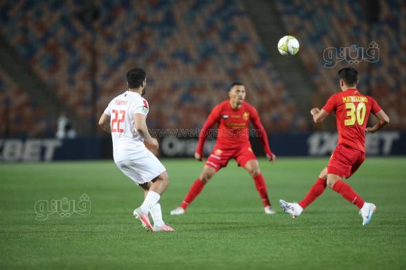 جمهور الزمالك يفتح النار على اللاعبين خلال مباراة المريخ: يا بتوع الملايين (فيديو)الجمعة 31/مارس/2023 - 11:15 م
شنت جماهير الزمالك هجوما عنيفا على لاعبيها، خلال مباراة الفريق أمام المريخ السوداني، التي تقام على ملعب استاد القاهرة الدولي، ضمن الجولة الأخيرة من دور المجموعات ببطولة دوري أبطال أفريقيا.