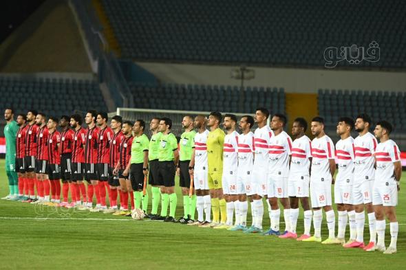 الدوري المصري، الزمالك يتقدم بهدف على الداخلية بعد مرور 75 دقيقة (صور)الإثنين 22/مايو/2023 - 11:08 م
بدأ نادي الداخلية ضاغط منذ البداية ، حتي عاد الزمالك من جديد وامتلك الكرة وبدا محاصرا الداخلية وانحصر اللعب في منتصف الملعب دون خطورة تذكر وسدد زيزو كرة لكن اصطدمت في دفاع الداخلية ،