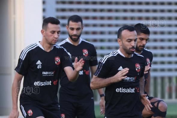 تفاؤل ومرح في تمرين الأهلي قبل إياب نهائي أفريقيا (فيديو)الإثنين 05/يونيو/2023 - 11:02 م
حالة من التفاؤل والمرح تسود لاعبي الأهلي في مران الفريق اليوم رغم نتيجة مباراة الذهاب أمام الوداد المغربي والتي انتهت بفوز الأحمر بهدفين مقابل هدف وتقام مباارة الإياب في الأحد المقبل بالمغرب .