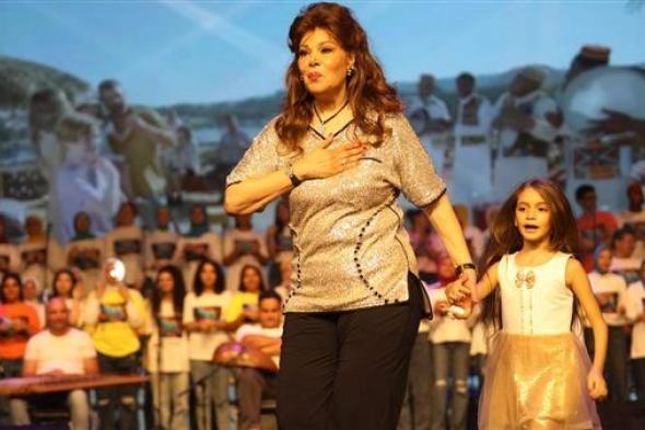 صفاء أبو السعود تتألق بإمضاء سيمون في حفل مانحي الأمل لمرضى السرطان والقلب