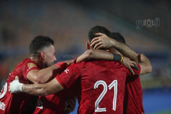 خبير تحكيمي: الأهلي استحق ضربة جزاء لصالح حسين الشحات وطرد عبد الغنيالخميس 13/يوليو/2023 - 11:22 م
أكد ناصر عباس الخبير التحكيمي، أن محمود البنا حكم لقاء القمة 126 بين الأهلي والزمالك، تغاضى عن إحتساب ركلة جزاء صحيحة لصالح حسين الشحات في الدقيقة 29