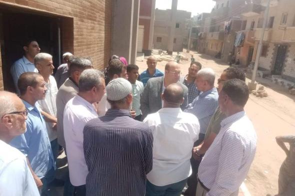 نائب محافظ الجيزة يتفقد تشغيل مجمعات الخدمات بالصف (صور)الثلاثاء 08/أغسطس/2023 - 10:39 م
تفقد أبراهيم الشهابي نائب محافظ الجيزة للمراكز والمدن تشغيل مجمعات خدمات المواطنين بمركز الصف المكون من ٣ طوابق حيث يضم مركز تكنولوجي لخدمة المواطنين