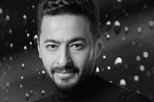 حمادة هلال يمازح جمهوره بسبب حفل ليلة الدموع (فيديو)