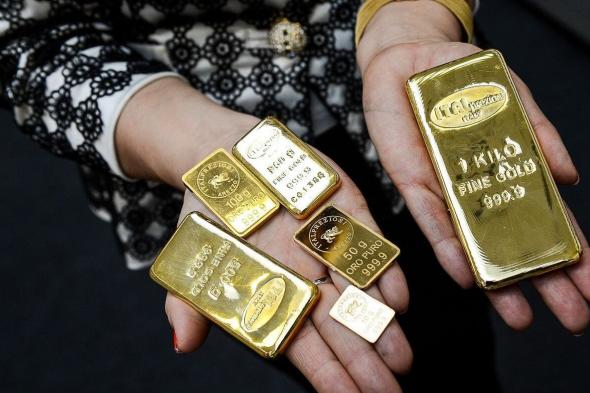 سعر الذهب في الإمارات اليوم السبتالسبت 26/أغسطس/2023 - 10:00 م
سعر الذهب فى الإمارات اليوم، استقرت أسعار الذهب في الإمارات العربية المتحدة خلال تعاملات اليوم السبت في الأسواق. ويعد الذهب في دولة الإمارات العربية المتحدة من أهم المعادن حيث تحتوي الإمارات العربية على تجارة رائجة في هذا المجال، ويقبل الكثير من الإماراتيين على شراء المعدن النفيس داخل الأسواق. سعر