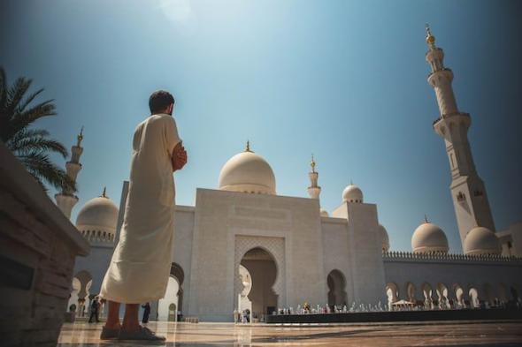 تفسير حلم الصلاة في المسجد لوحدي في المنام