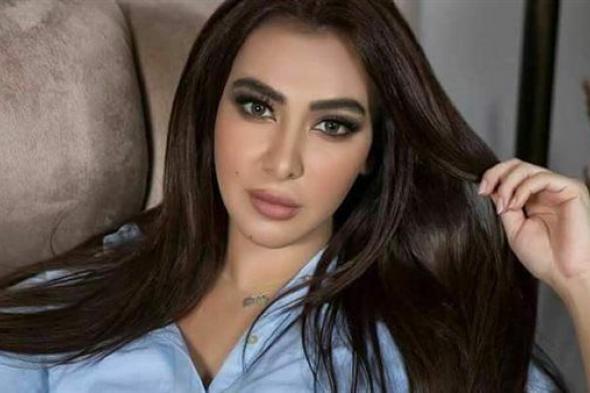 بالبيتزا.. ميريهان حسين تخطف الأنظار على شاطيء البحر