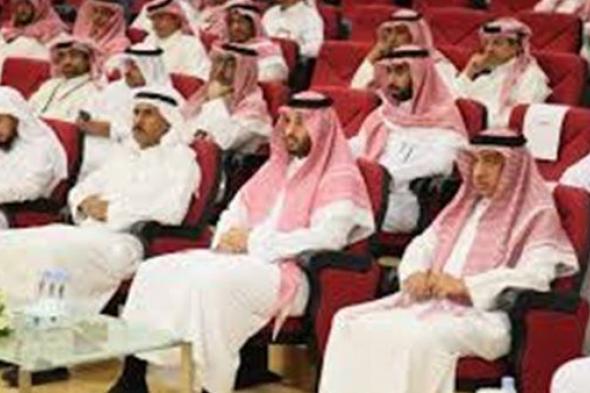 أمين عام مكتبة الملك فهد الوطنية يزور جناح المكتبة المشارك في "كتاب الرياض"