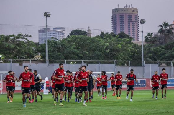 الدوري المصري، مران الأهلي استعدادا لمباراة الأسماعيلي (فيديو)الجمعة 06/أكتوبر/2023 - 10:47 م
الدوري المصري، واصل الفريق الأول لكرة القدم بالنادي الأهلي تدريباته الجماعية اليوم الجمعة على ملعب مختار التتش بالجزيرة، وذلك