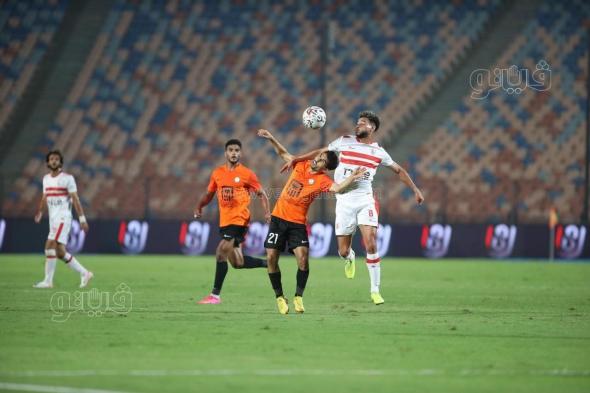 الزمالك، شيكابالا يهدي قميصه لنجم البنك الأهليالسبت 07/أكتوبر/2023 - 11:22 م
أهدى محمود عبد الرازق شيكابالا قائد الفريق الأول لكرة القدم بنادي الزمالك قميصه لإسحاقو يعقوبو الظهير الأيسر لفريق البنك الأهلي عقب مباراة الفريقين اليوم في مسابقة الدوري.