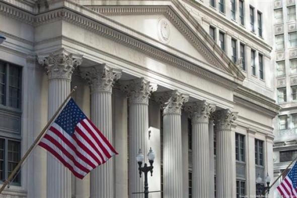 الفيدرالي الأمريكي يرجح خطة الابقاء على سعر الفائدة فوق 5% حتى نهاية العام المقبلالأربعاء 11/أكتوبر/2023 - 10:52 م
كشف مجلس الاحتياطي الفيدرالي الأمريكي، مساء اليوم، عن محضر اجتماع البنك عن شهر سبتمبر الماضي، وأظهر المحضر أن جميع مسؤولي مجلس الاحتياطي تقريبًا