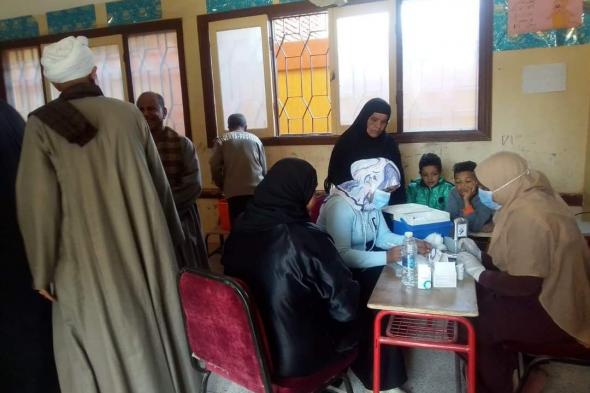 مديرية الصحة بقنا تدفع فرق طبية لإجراء تحاليل للناخبين (صور)الأحد 10/ديسمبر/2023 - 08:00 م
ولو لم تكن سارية، ولا يعتدُّ في إثبات شخصية الناخب إلا ببطاقة الرقم القومي أو جواز سفر ثابت به الرقم القومي.