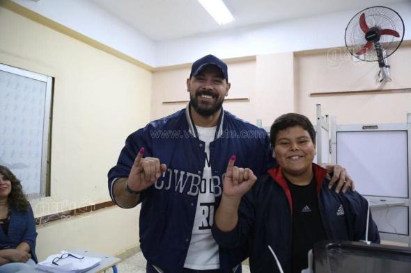 أحمد التهامي وسلمى غريب يشاركان في انتخابات الرئاسة 2024 (صور)الأحد 10/ديسمبر/2023 - 06:57 م
شهدت مدرسة جمال عبد الناصر الثانوية بنات بالدقي، اقبال كبير من المواطنين للادلاء بأصواتهم في انتخابات الرئاسة 2024، والتي بدأت في الساعة التاسعة من صباح اليوم الأحد، وسط تشديد أمني لتأمين الناخبين.