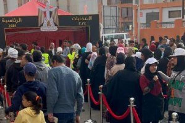 أهالي الأسمرات يحتشدون أمام اللجان للمشاركة بانتخابات الرئاسة.. صور