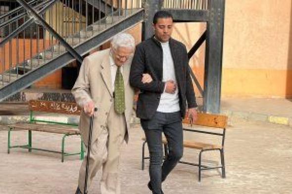 كبار السن يشاركون بقوة فى الانتخابات الرئاسية 2024.. نازلين فى حب مصر