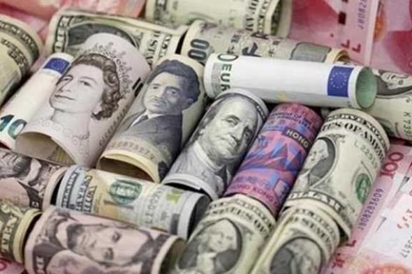 سعر الدينار الكويتي مقابل الجنيه المصري مساء اليوم الجمعة 15-12-2023الجمعة 15/ديسمبر/2023 - 09:30 م
استقر سعر الدينار الكويتي أمام الجنيه المصري بالبنك المركزي مساء اليوم الجمعة 15-12-2023، وثبت سعر الدينار الكويتي اليوم عند 100.24 جنيه للشراء، و100.69 جنيه للبيع