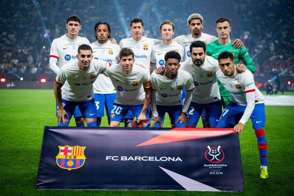 برشلونة يفوز على أوساسونا 0/2 ويضرب موعدًا مع ريال مدريد في نهائي السوبر الإسبانيالخميس 11/يناير/2024 - 10:57 م
صعد فريق برشلونة إلى نهائي كأس السوبر الإسباني ليضرب موعدًا مع ريال مدريد، وذلك بعد تغليه مساء اليوم الخميس، على أوساسونا 0-1.
