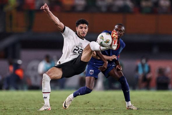 منتخب مصر يبحث عن هدف التقدم أمام الرأس الأخضر بعد مرور 60 دقيقة (صور)الإثنين 22/يناير/2024 - 11:21 م
مباراة قوية ومثيرة تجمع بين منتخب مصر والرأس الأخضر على استاد فيليكس بوانيي بالعاصمة الإيفوارية أبيدجان، في الجولة الأخيرة لحساب المجموعة الثانية بدور المجموعات لبطولة أمم أفريقيا 2023.